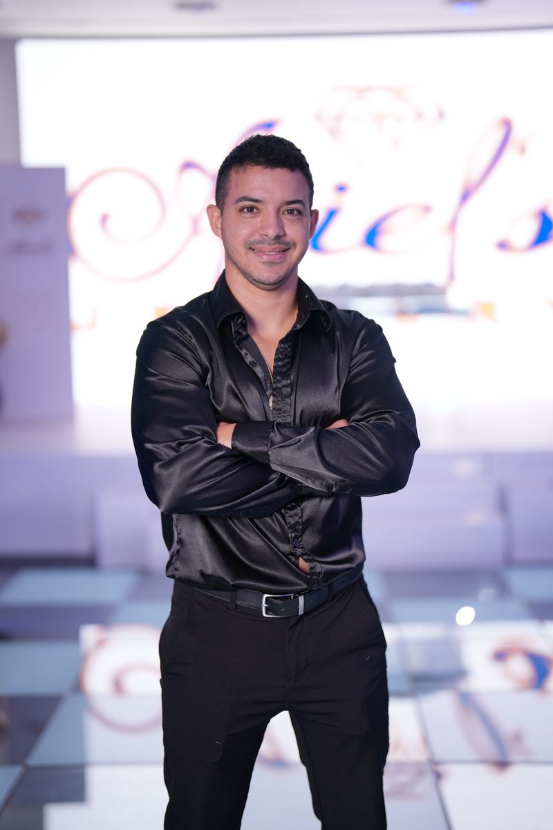 Representante de FunnyLife en un evento
